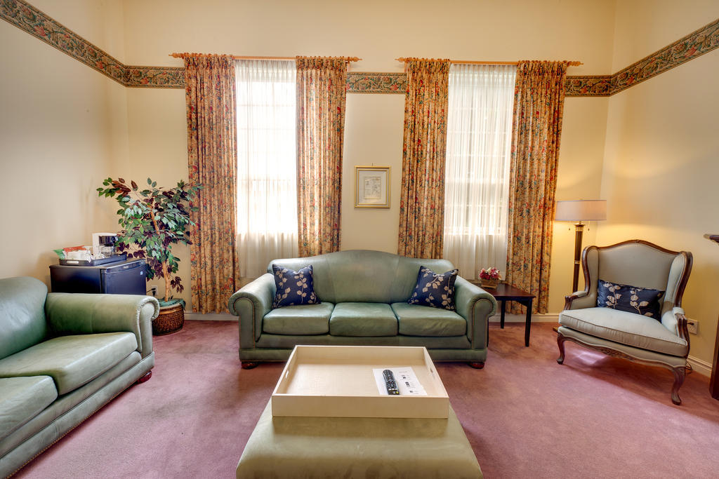 The Woodlawn Inn Cobourg Zewnętrze zdjęcie