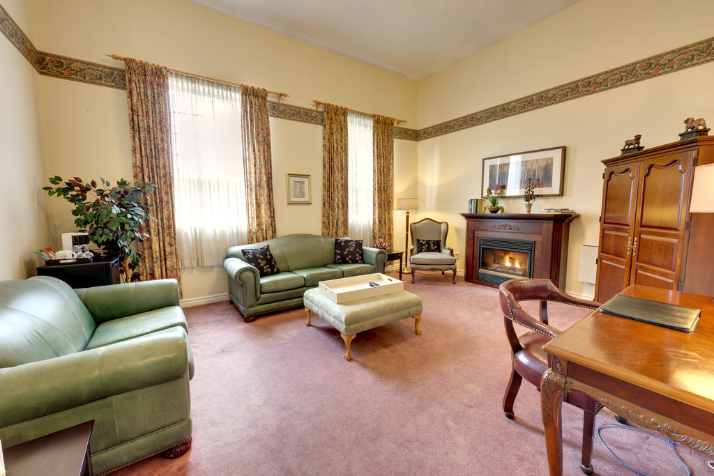 The Woodlawn Inn Cobourg Zewnętrze zdjęcie